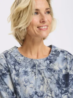 Rundhalsshirt mit Allover-Druck, Baumwolle