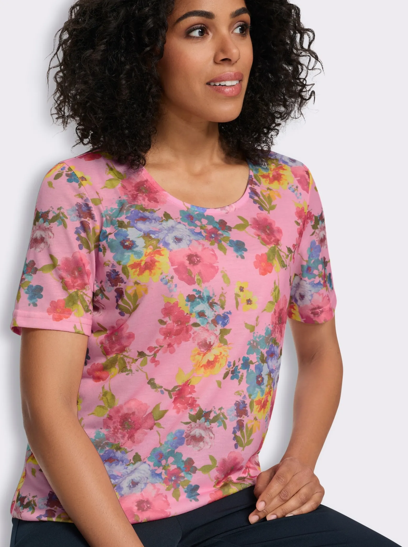 Rundhalsshirt mit Blümchen-Druck allover