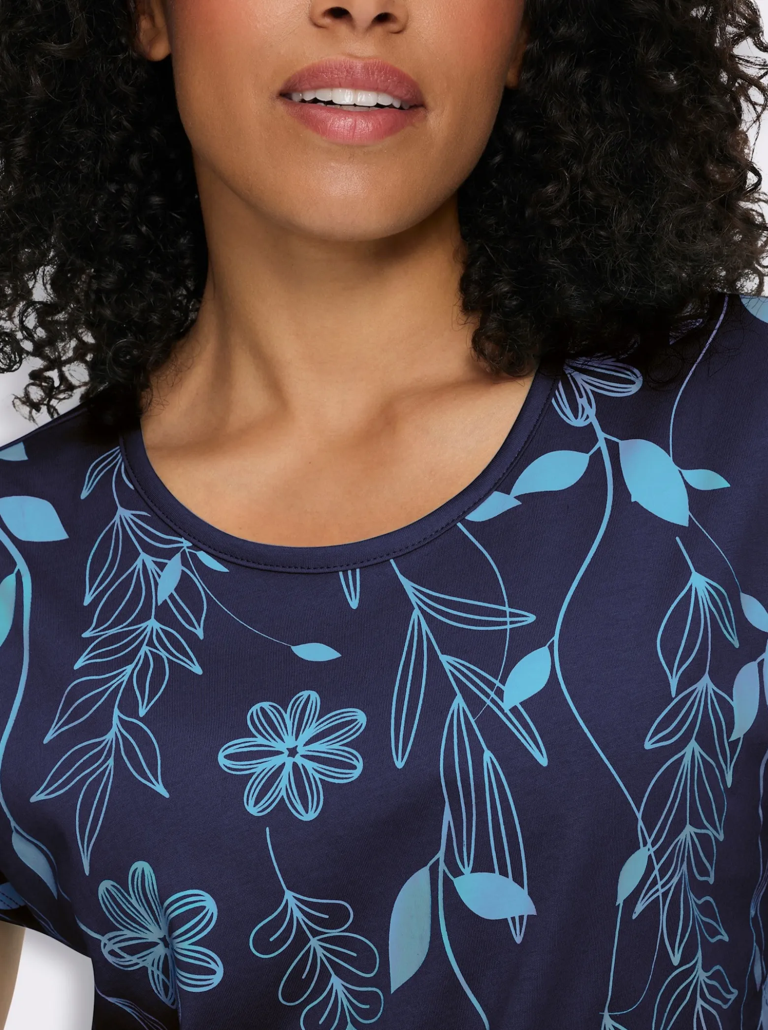 Rundhalsshirt mit Blüten-Druck