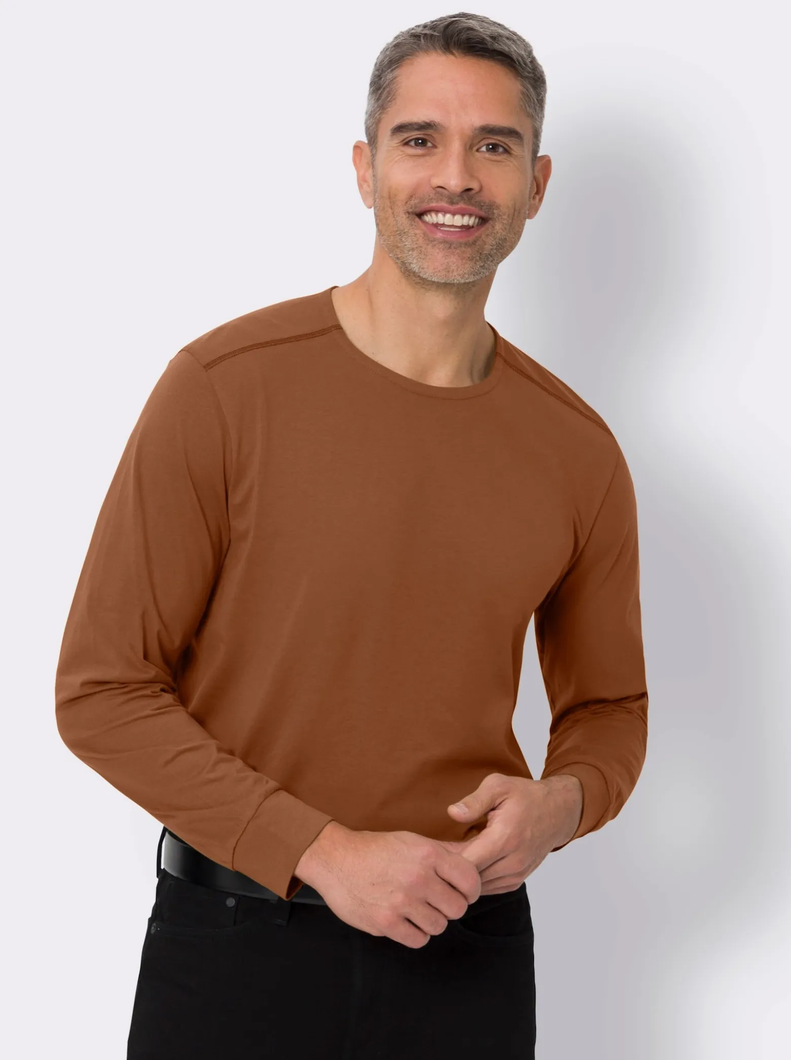 Rundhalsshirt mit Bündchen an den Ärmeln