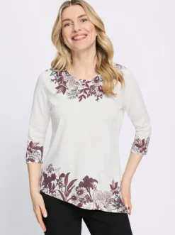 Rundhalsshirt mit extra langem Seitenschlitz