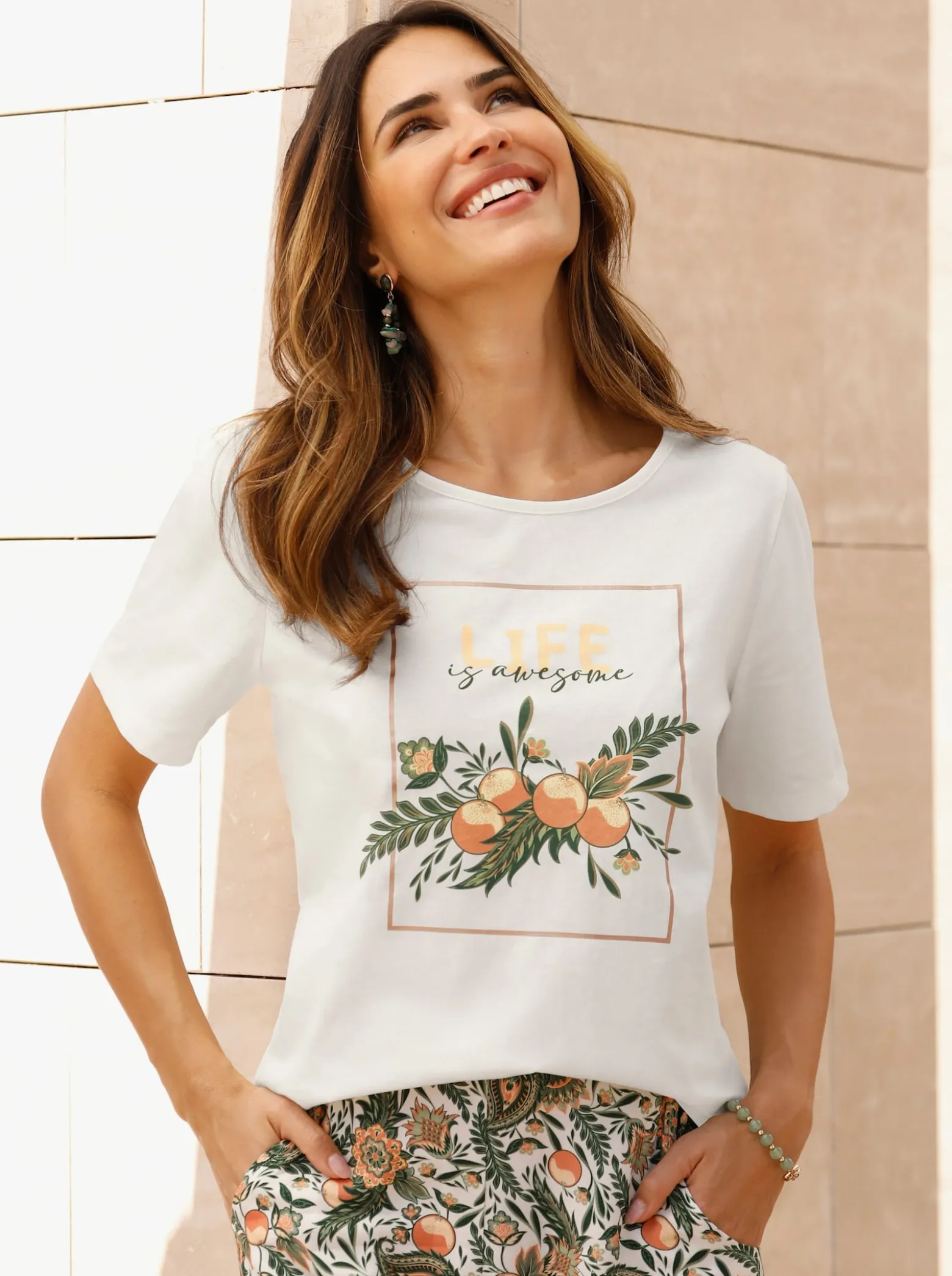 Rundhalsshirt mit Früchte-Print