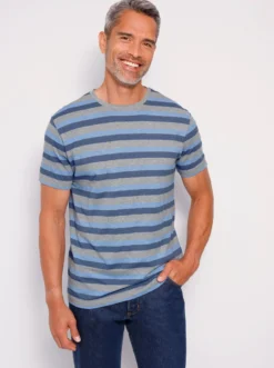 Rundhalsshirt mit garngefärbtem Ringel-Muster