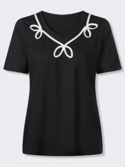 Rundhalsshirt mit Kontrast-Paspel am Ausschnitt