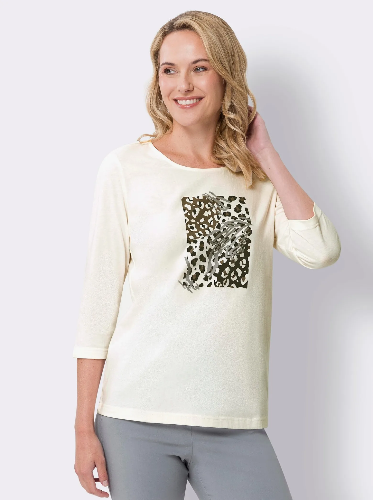 Rundhalsshirt mit platziertem Leo-Druck