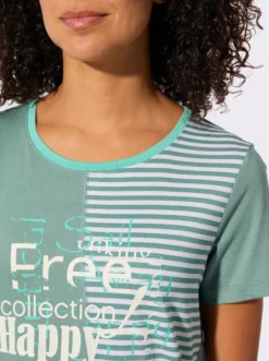 Rundhalsshirt mit Schriftzug und Streifen-Print