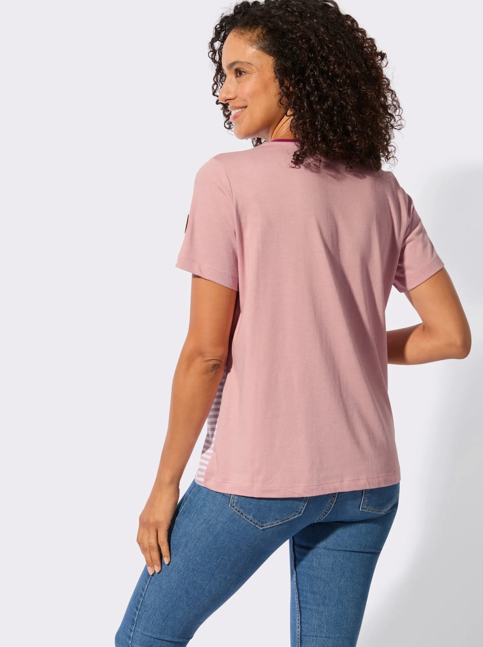 Rundhalsshirt mit Schriftzug und Streifen-Print