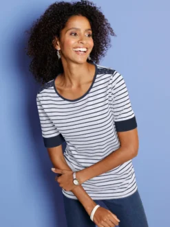Rundhalsshirt mit Ösen und Zierschnürungen