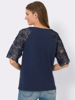 Rundhalsshirt mit Spitze
