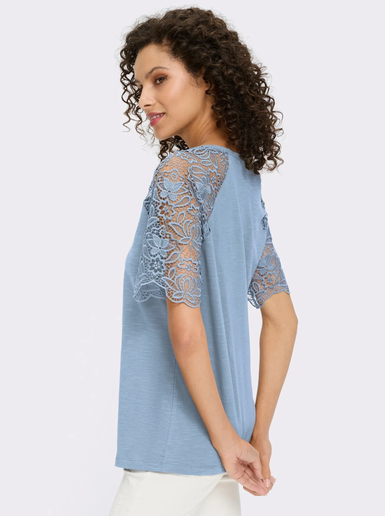 Rundhalsshirt mit Spitze