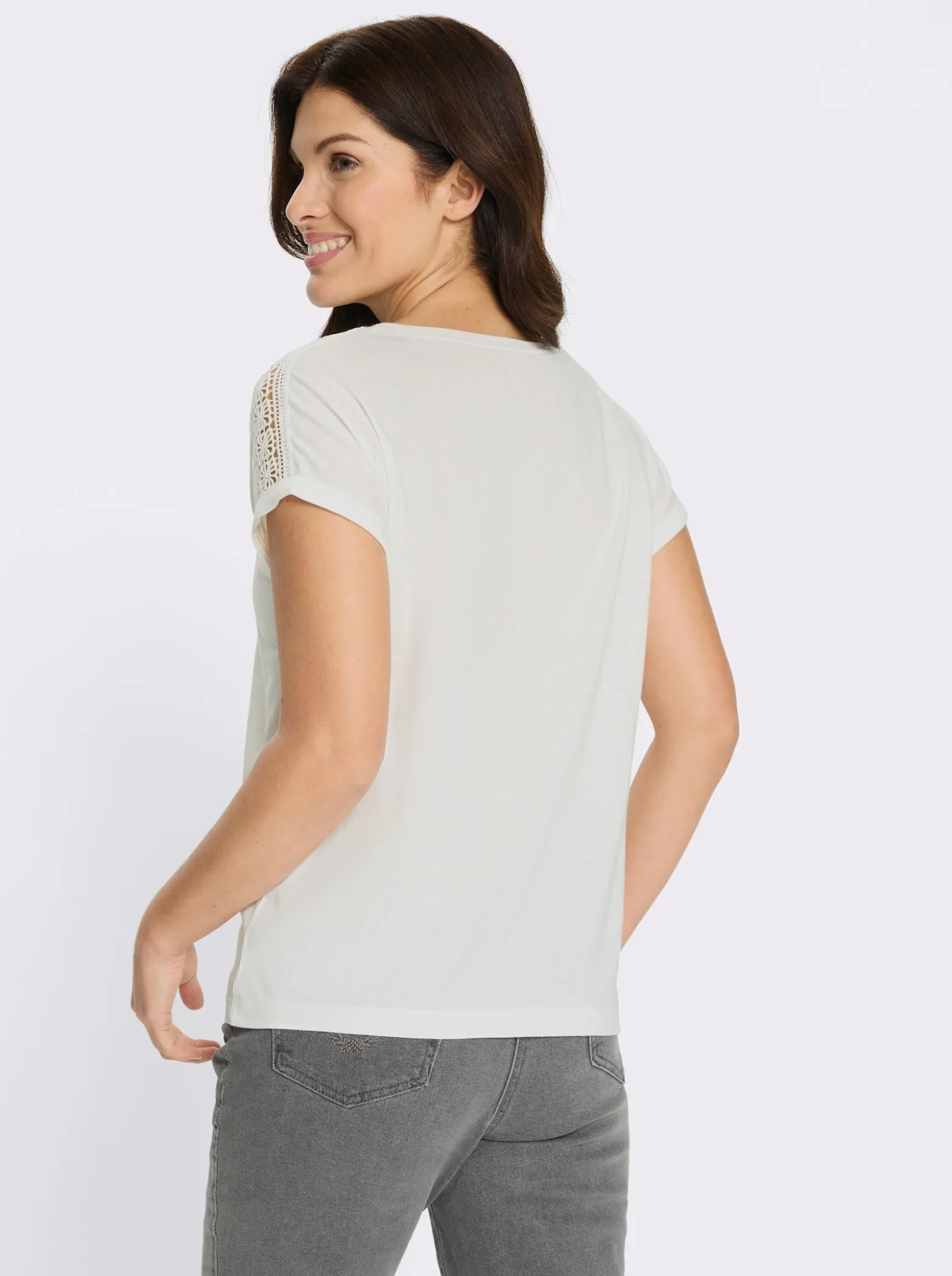 Rundhalsshirt mit Spitze an der Schulter
