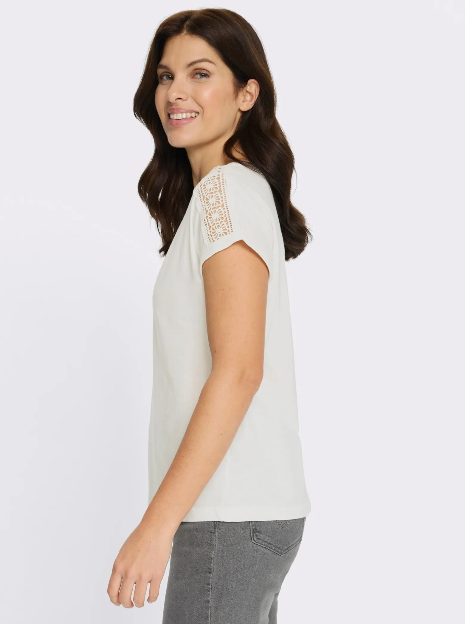 Rundhalsshirt mit Spitze an der Schulter