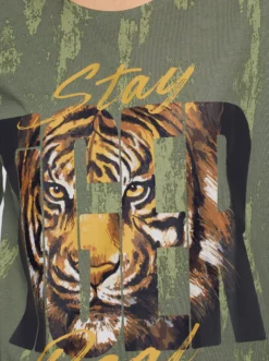 Rundhalsshirt mit Tiger-Motiv im Vorderteil