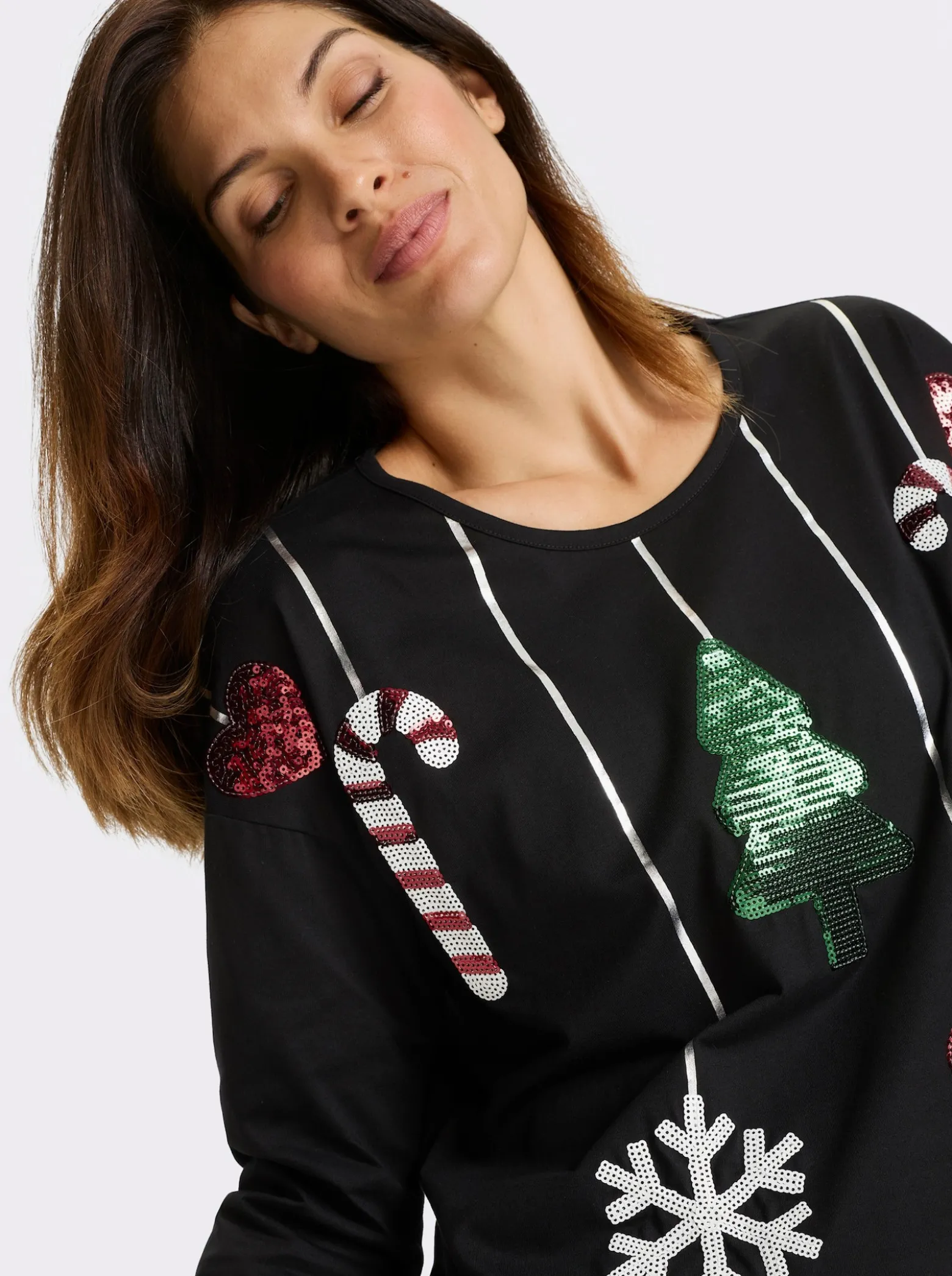 Rundhalsshirt mit Weihnachtsmotiv mit Pailletten