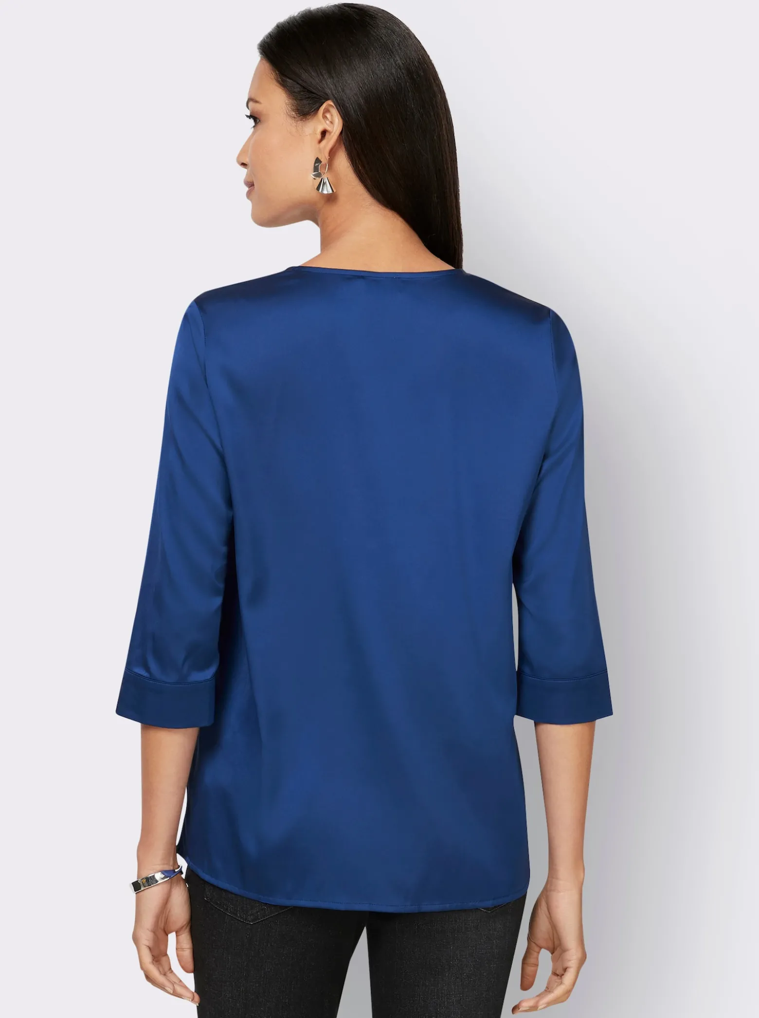 Satinbluse mit Schmuck-Element