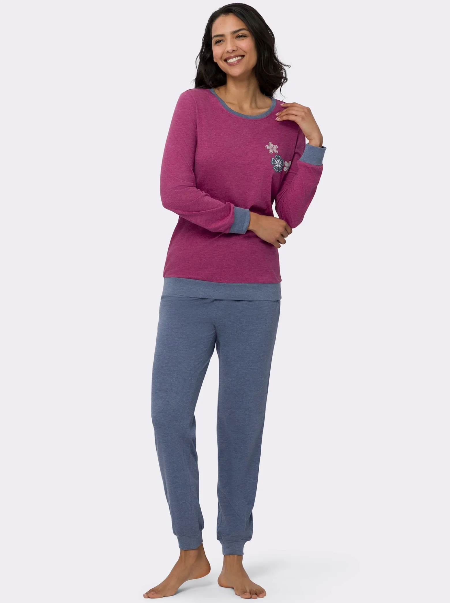 Schlafanzug mit kleinem Blüten-Druck