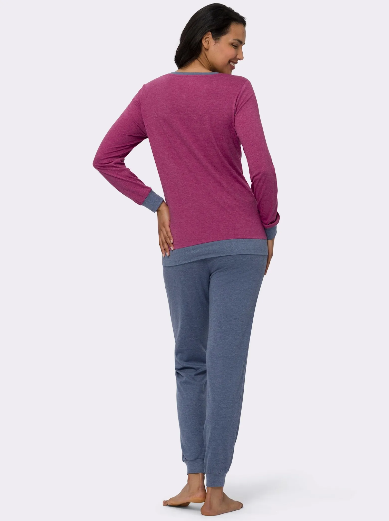Schlafanzug mit kleinem Blüten-Druck