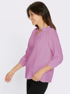 Schlupf-Bluse mit Rüschen am Ausschnitt