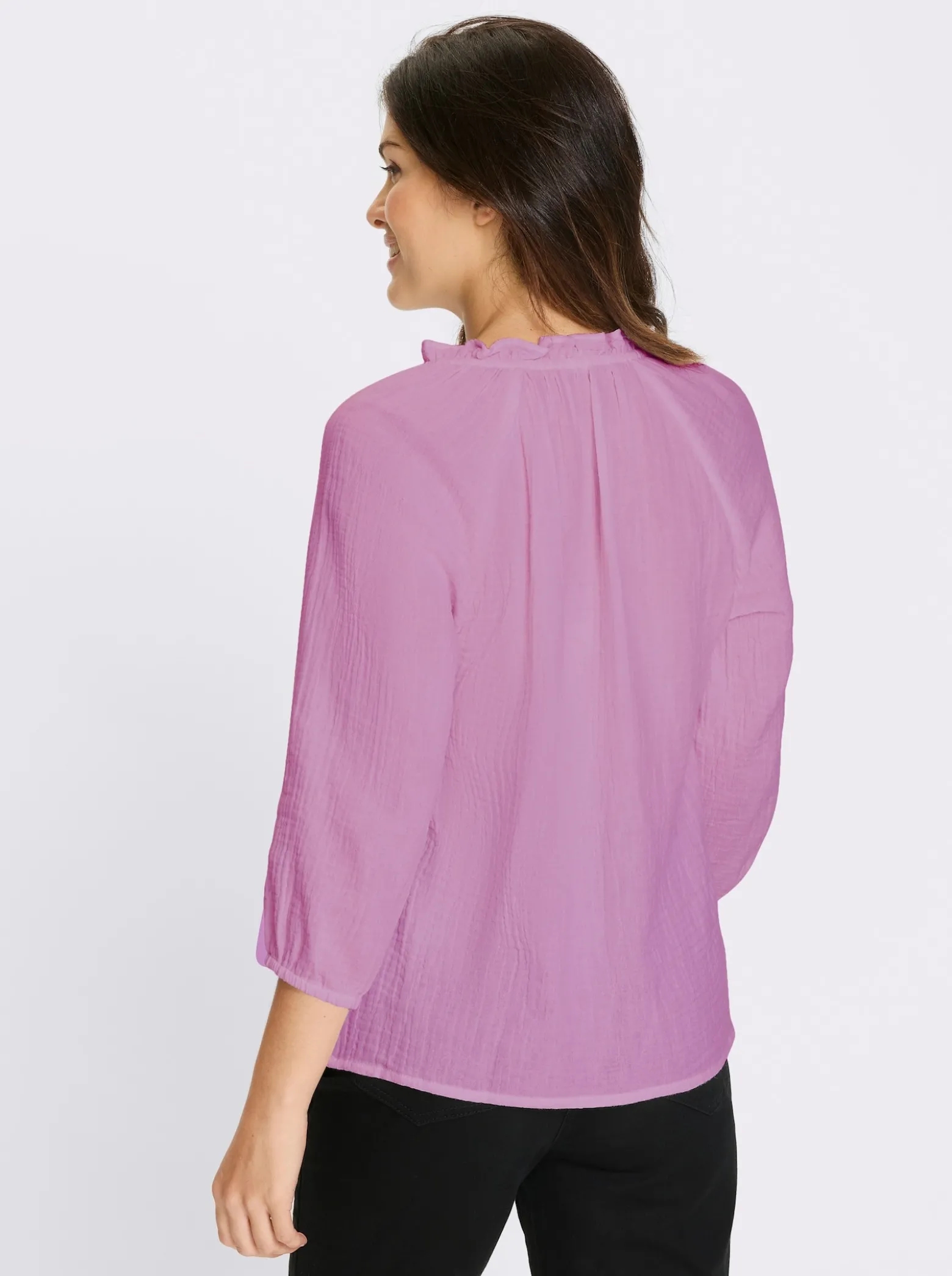 Schlupf-Bluse mit Rüschen am Ausschnitt