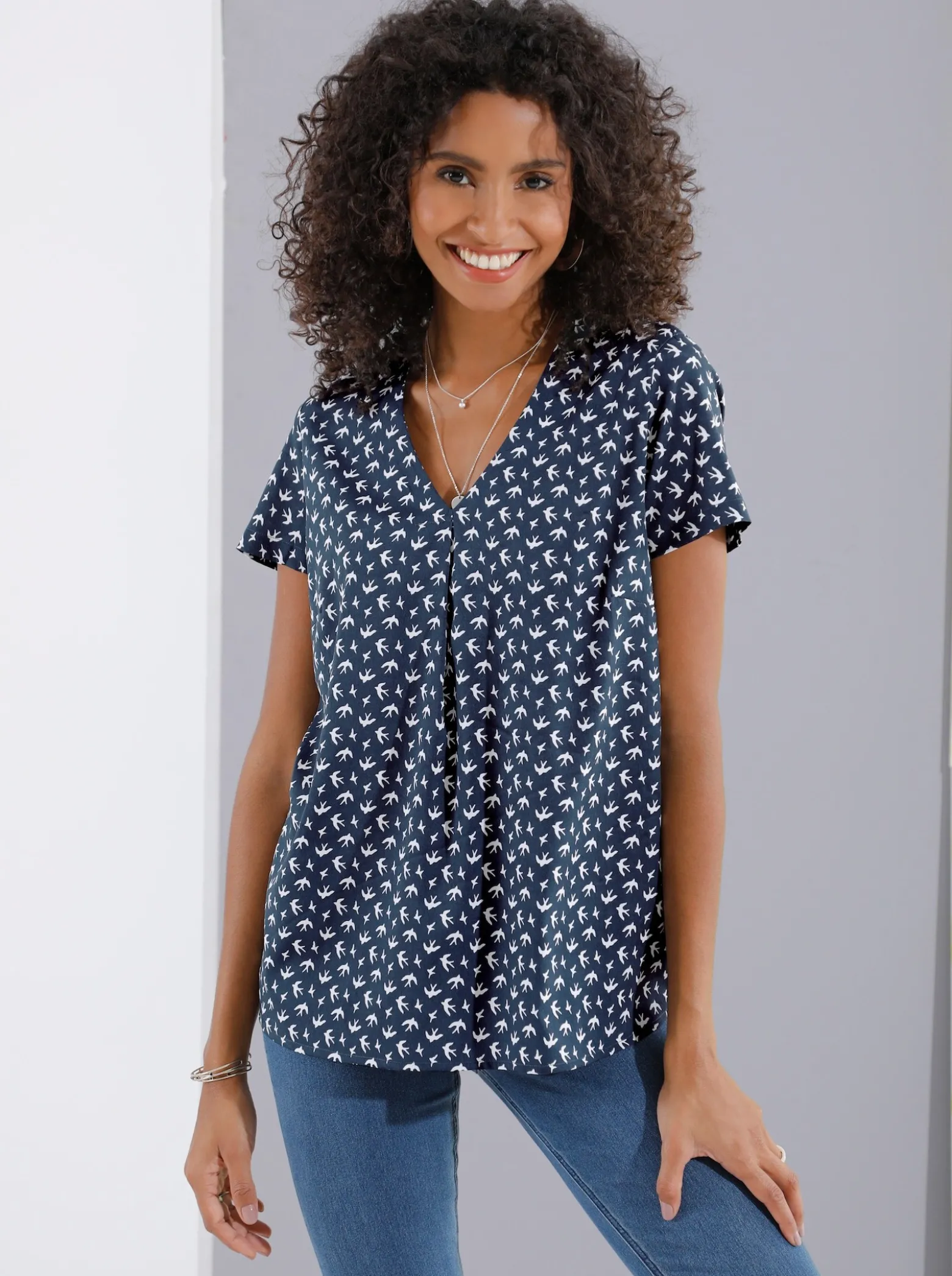 Schlupf-Bluse mit Schwalben-Muster