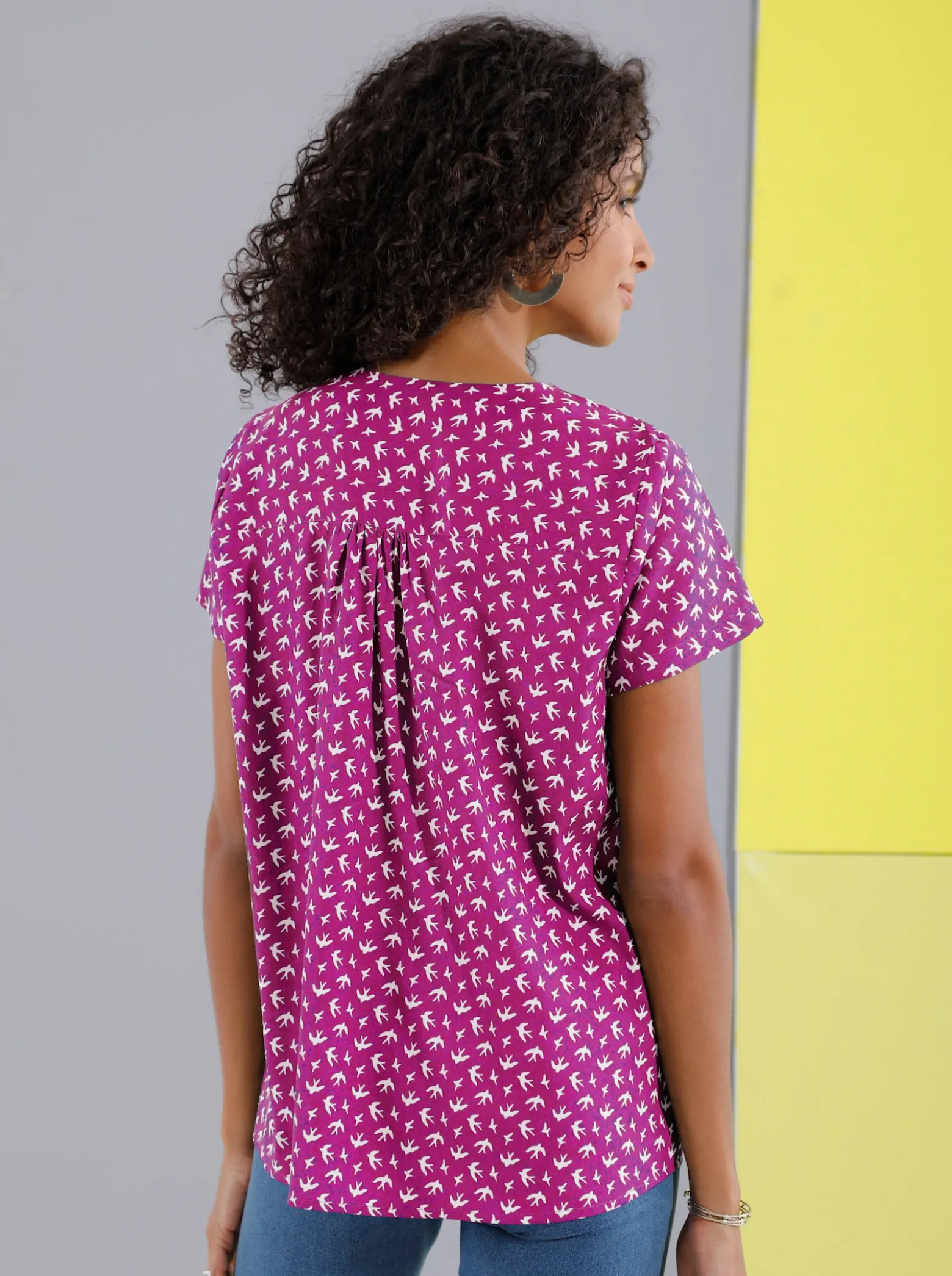 Schlupf-Bluse mit Schwalben-Muster