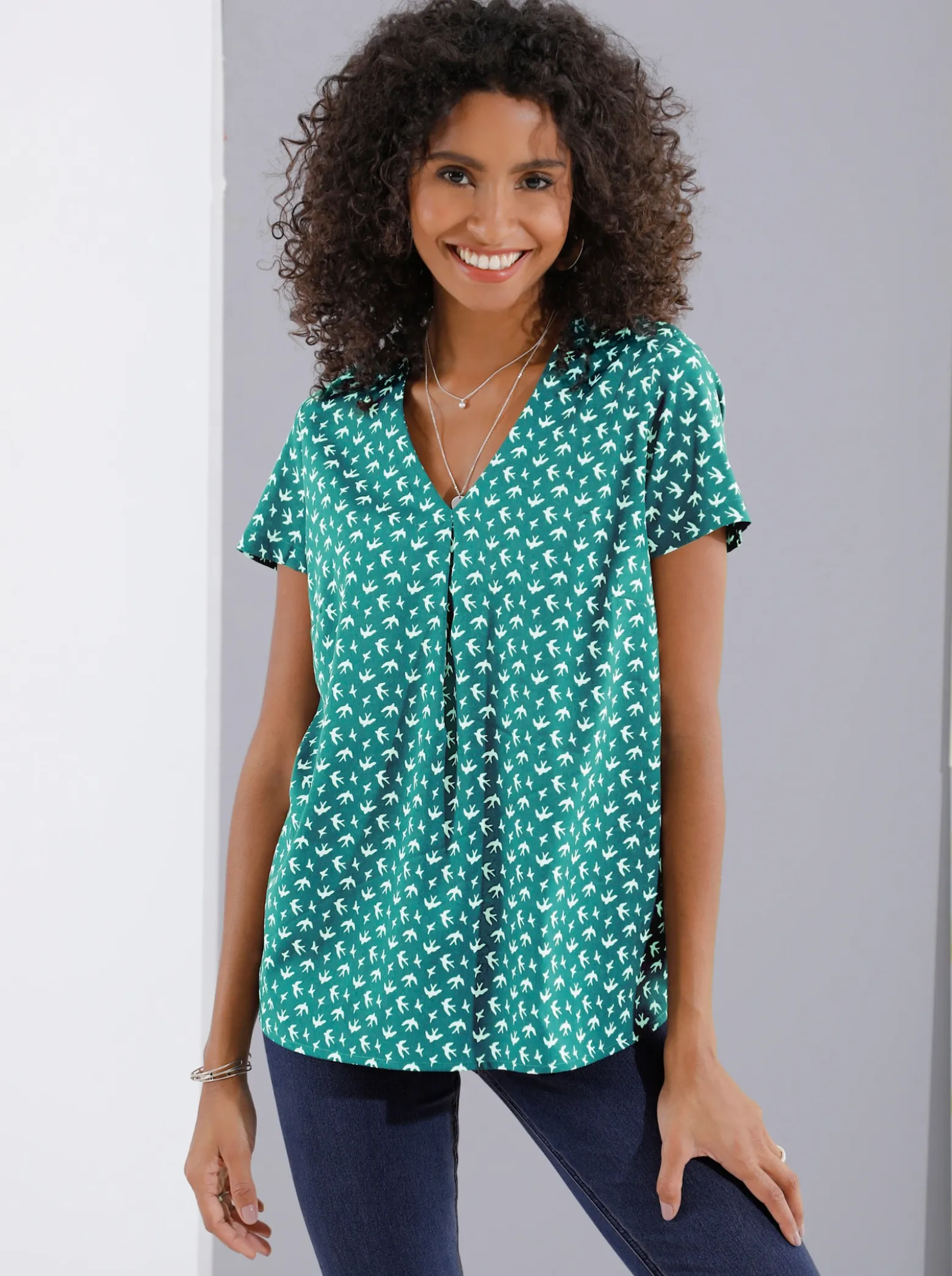 Schlupf-Bluse mit Schwalben-Muster