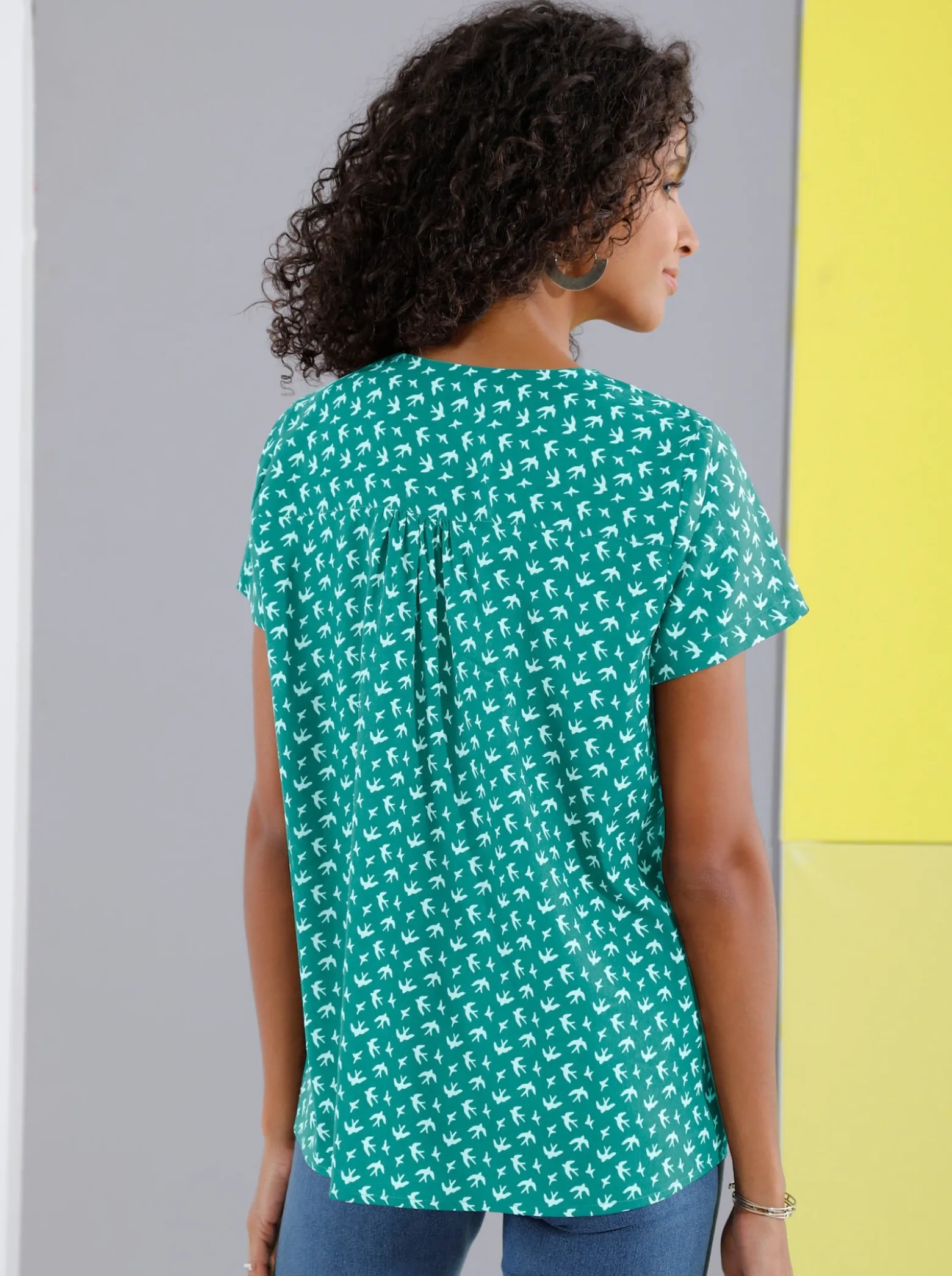 Schlupf-Bluse mit Schwalben-Muster
