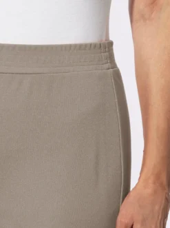 Schlupfhose in gerader Form