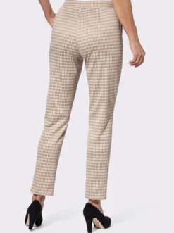 Schlupfhose in verkürzter Form