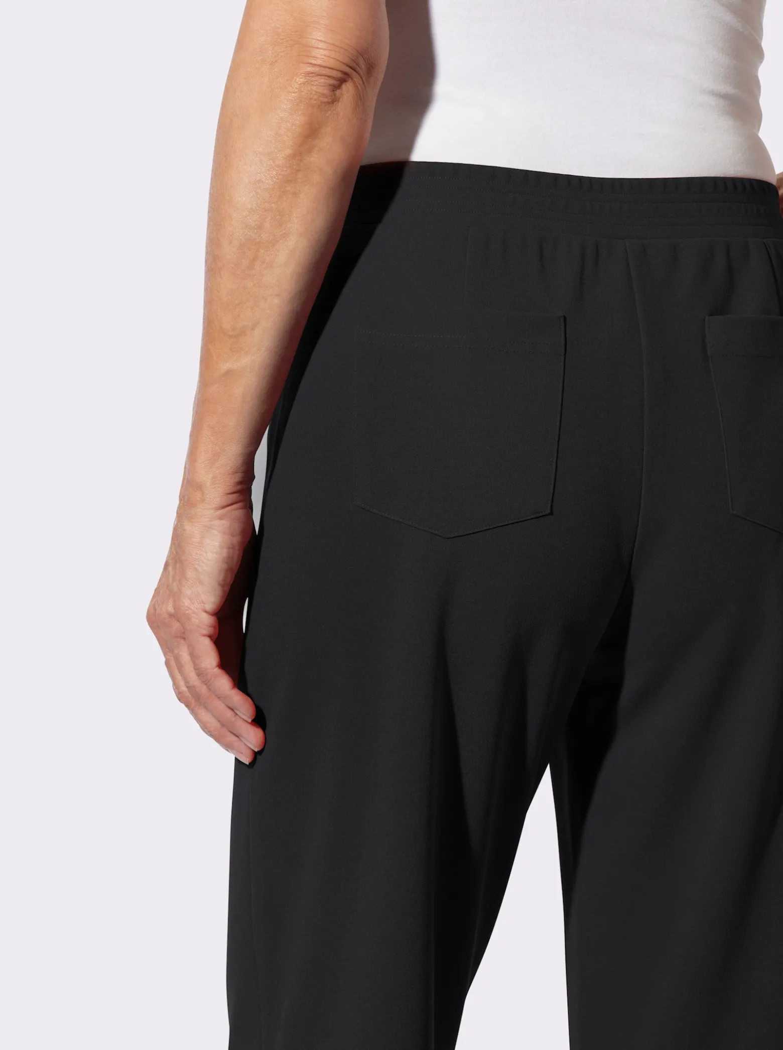Schlupfhose in weiter Form