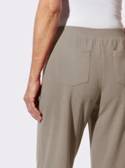 Schlupfhose in weiter Form