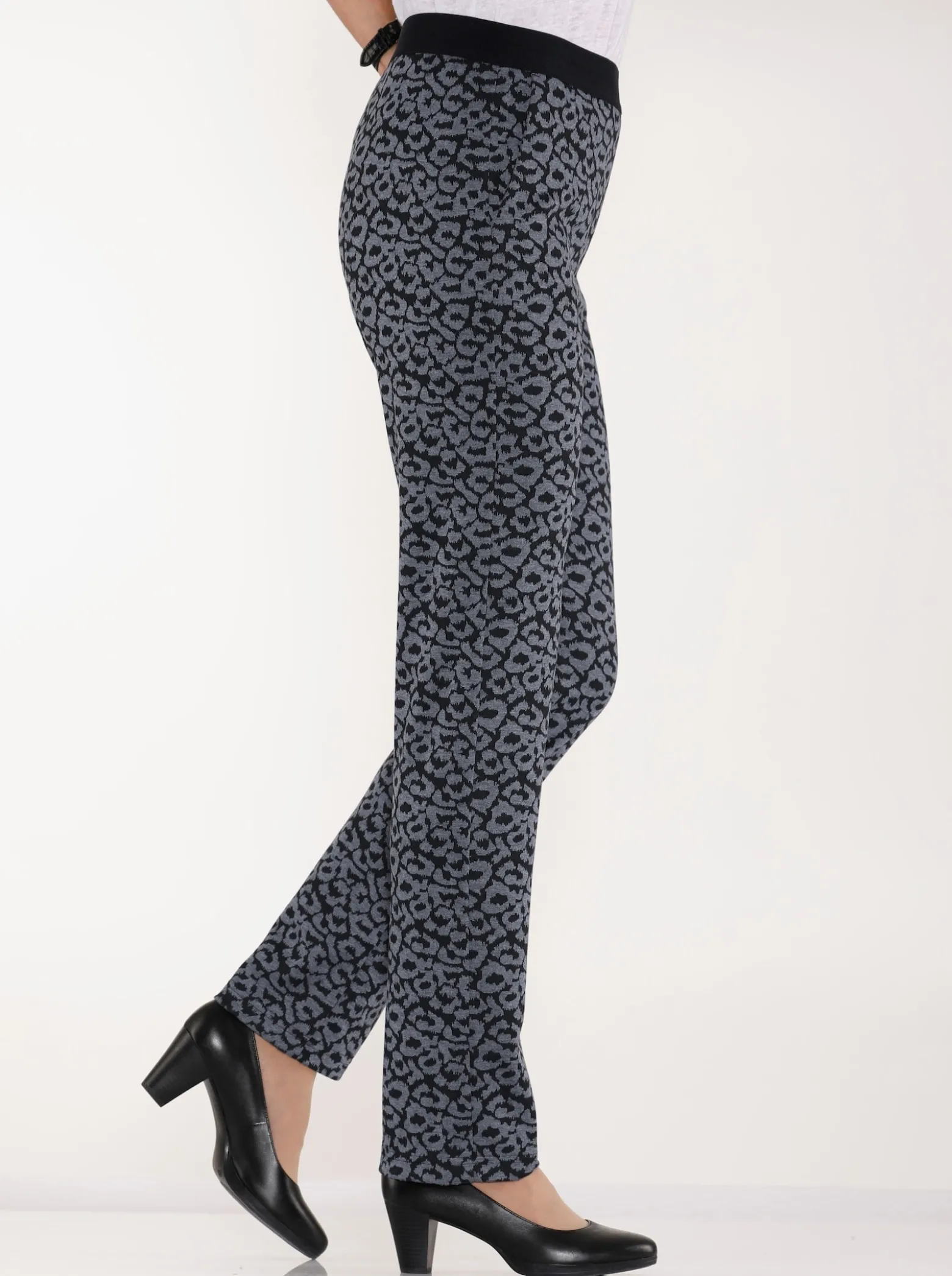 Schlupfhose mit breitem Rundum-Dehnbund
