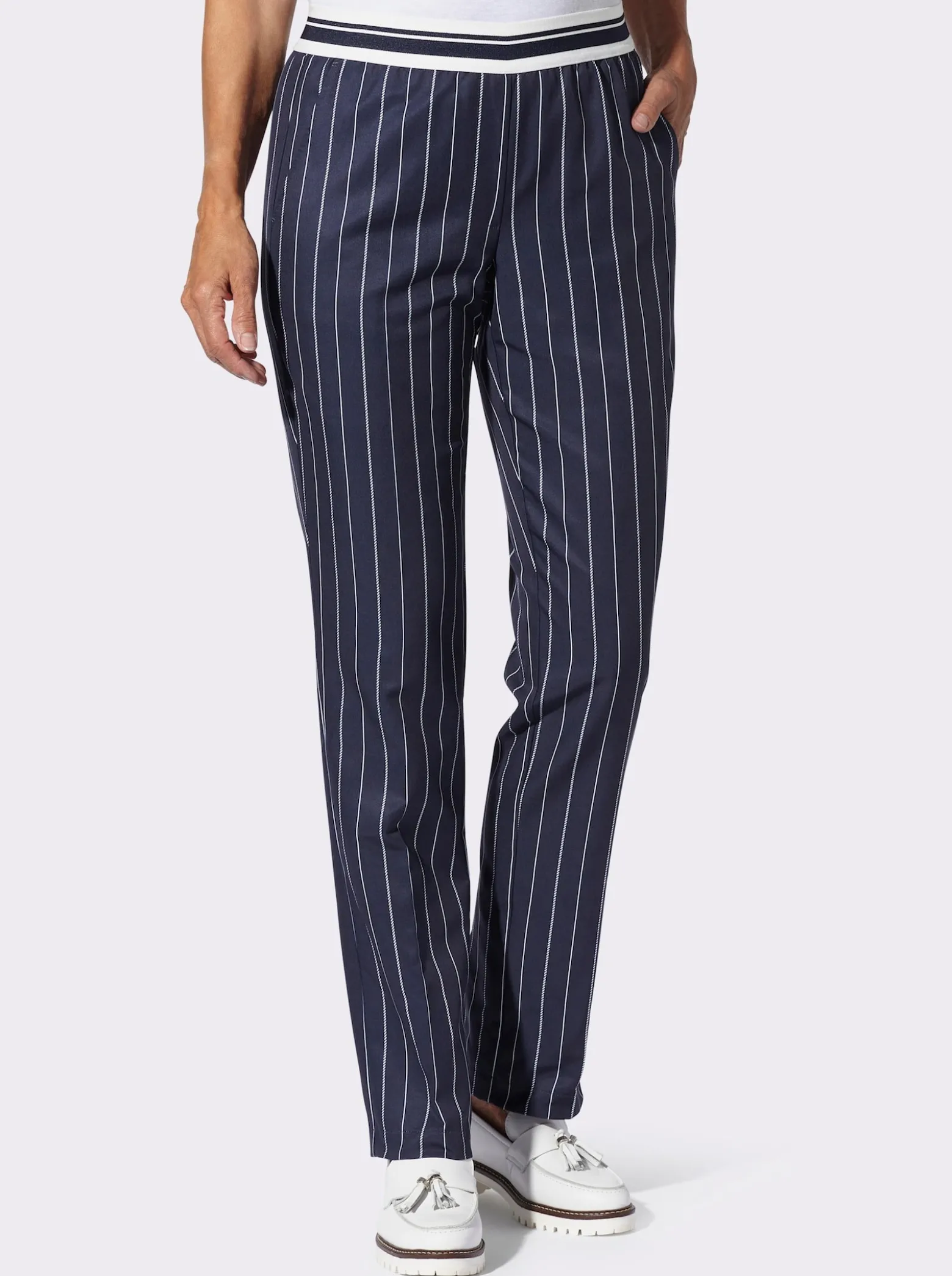 Schlupfhose mit Nadelstreifen-Muster