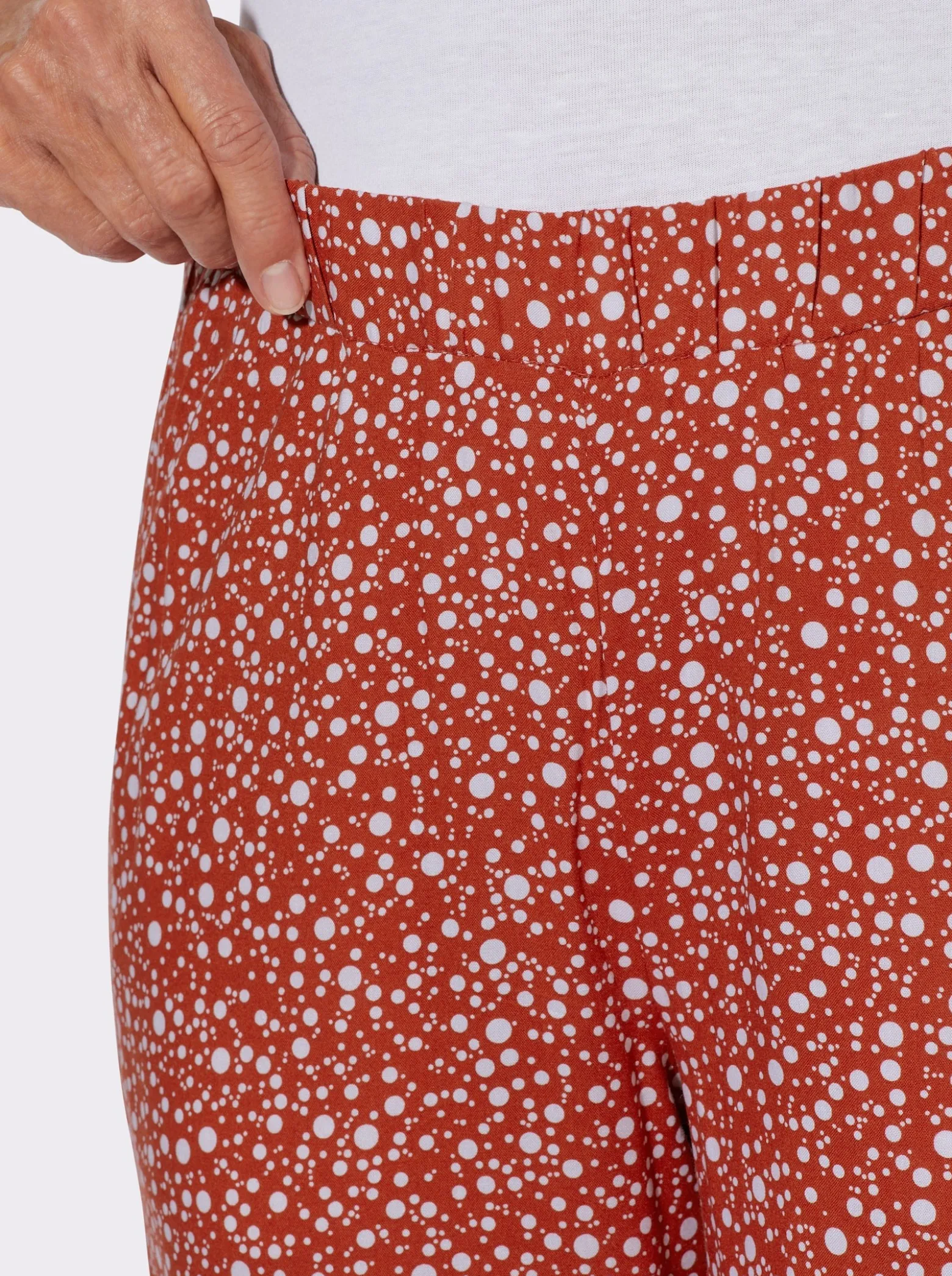 Schlupfhose mit Punktedessin