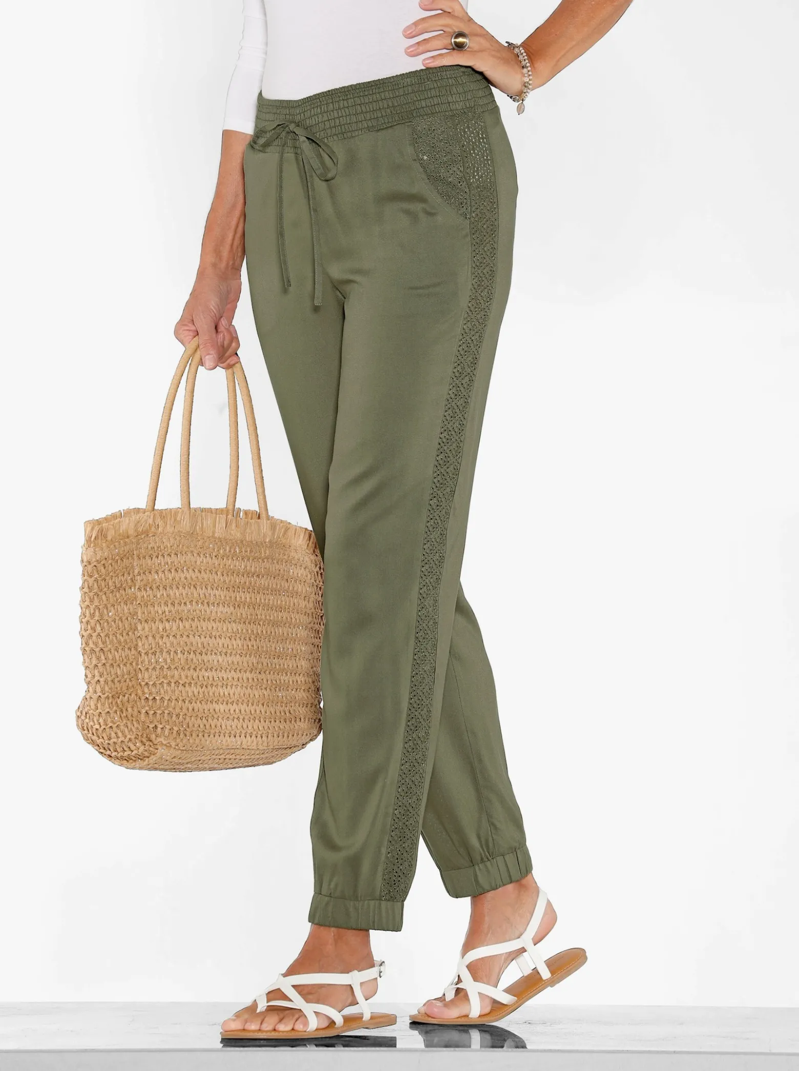 Schlupfhose mit Spitzen-Details