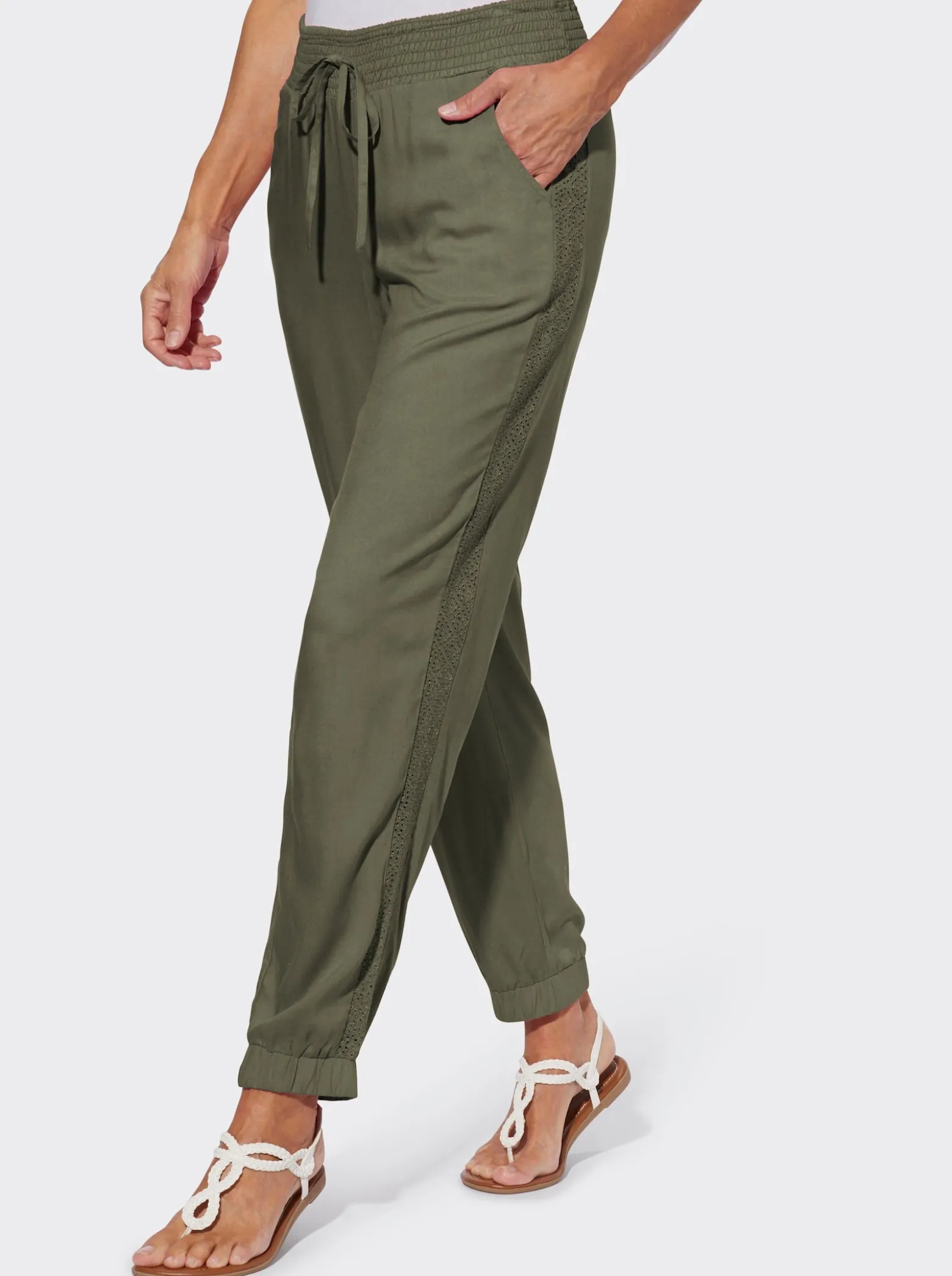 Schlupfhose mit Spitzen-Details