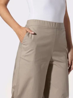 Schlupfhose mit weitem Bein