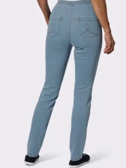 Schlupfjeans in schmaler Form