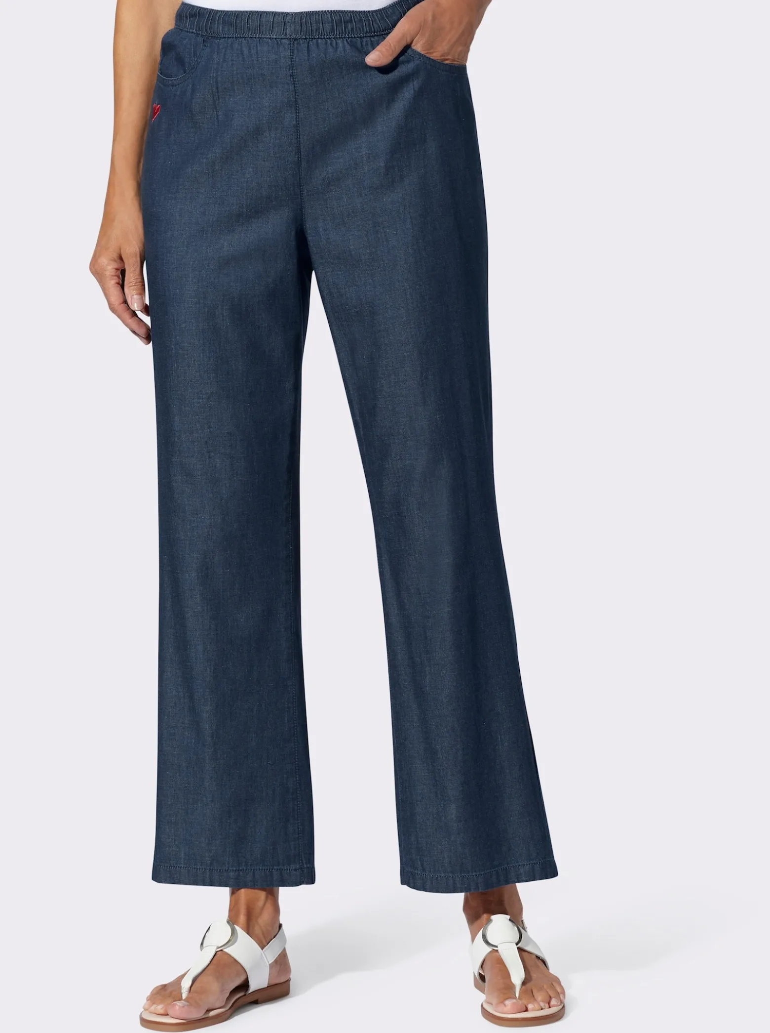 Schlupfjeans in weiter Form