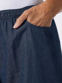 Schlupfjeans in weiter Form