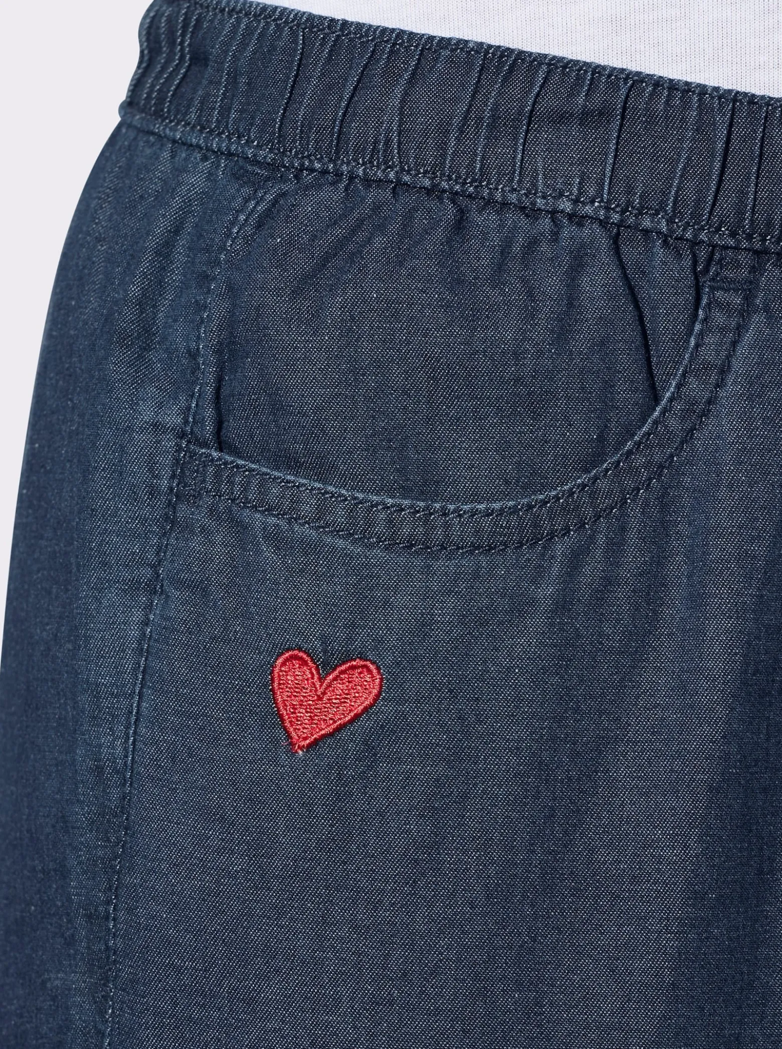 Schlupfjeans in weiter Form