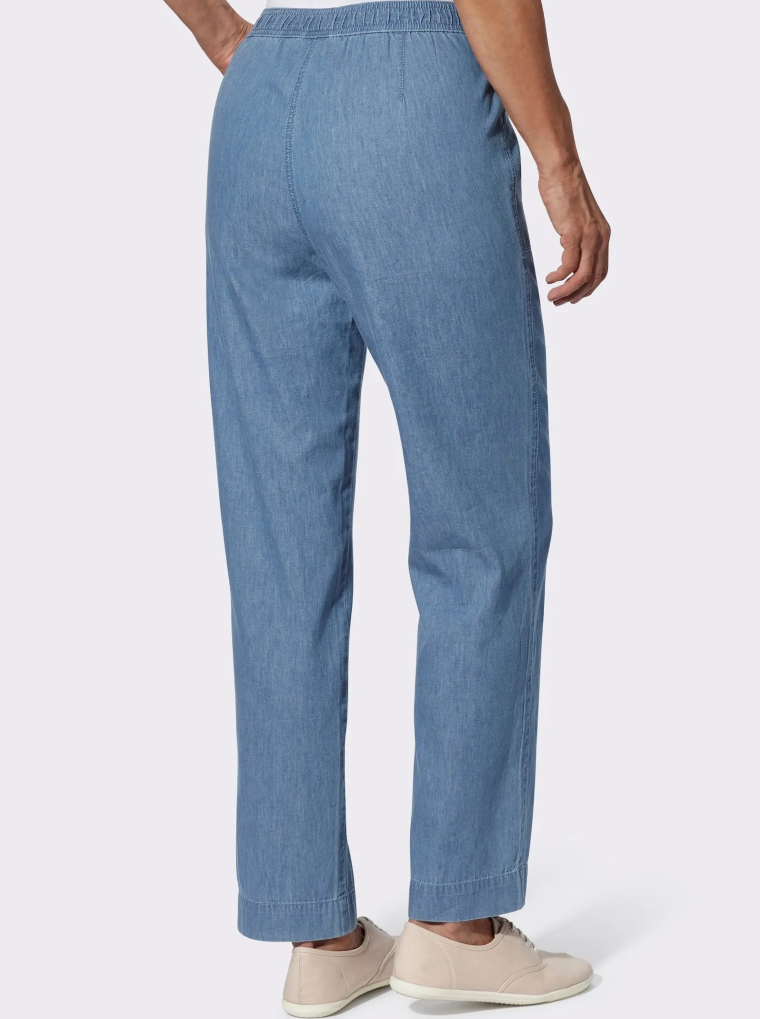 Schlupfjeans mit Blüten-Stickerei