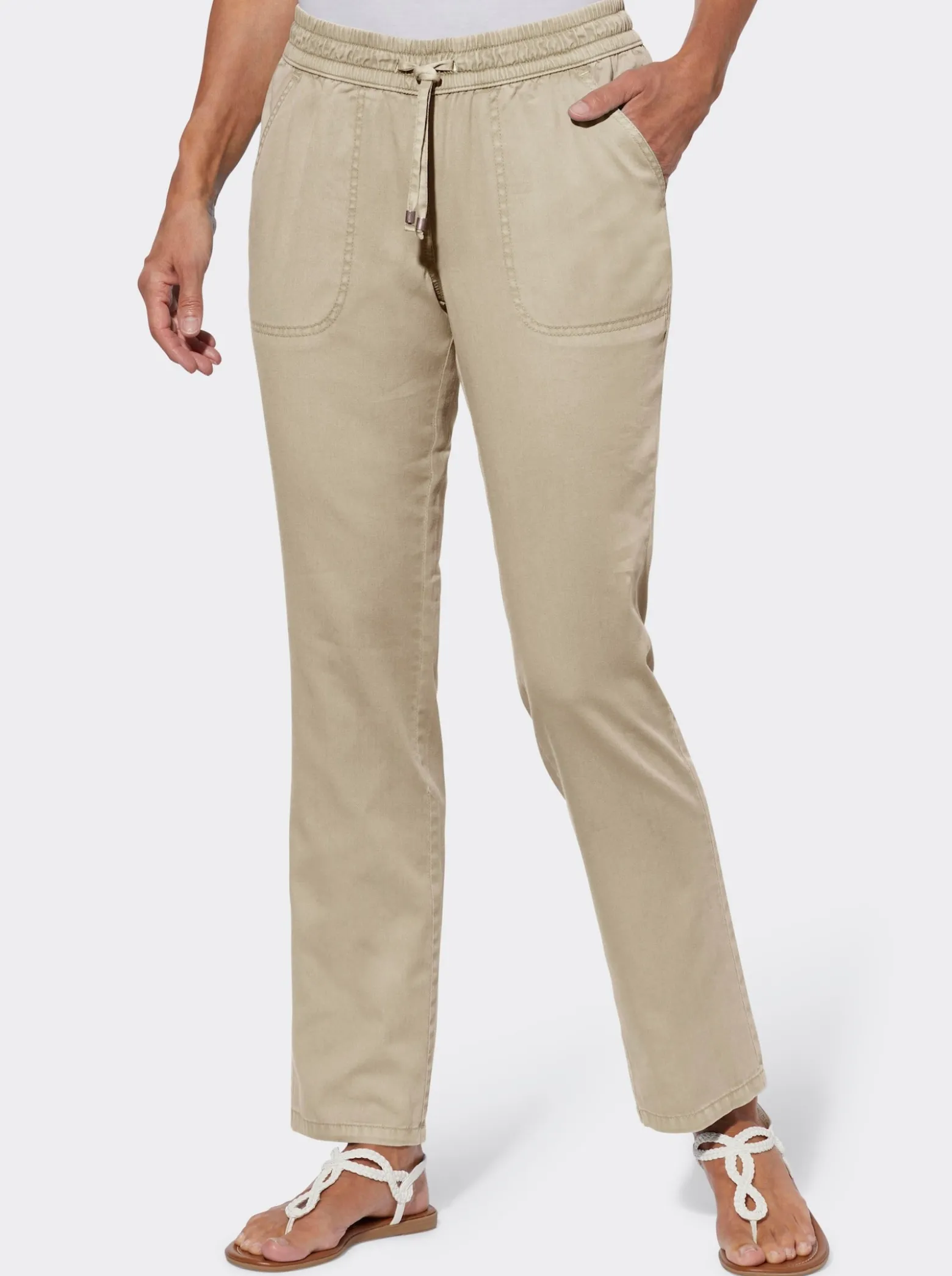 Schlupfjeans mit gesmoktem Bund