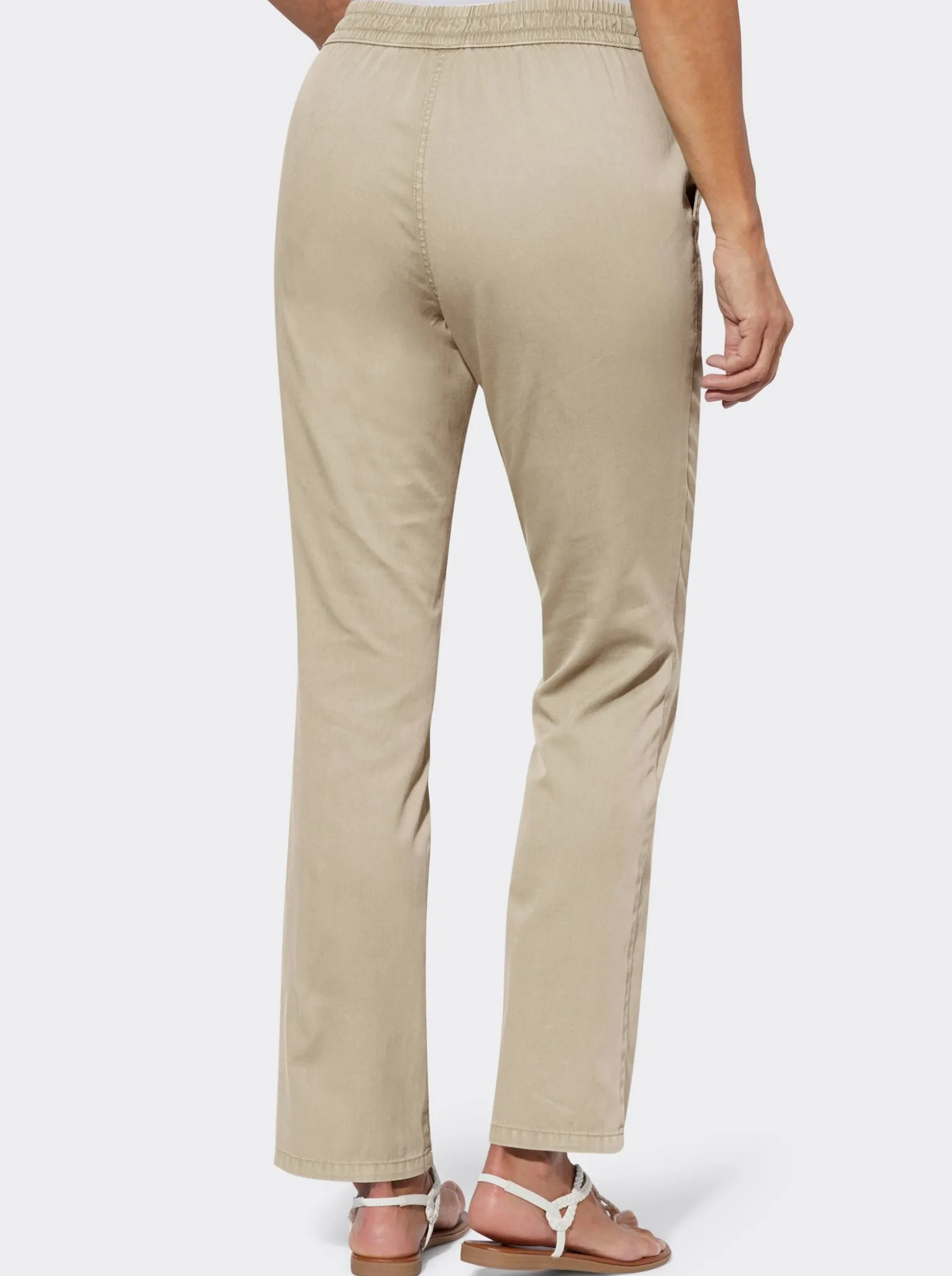 Schlupfjeans mit gesmoktem Bund