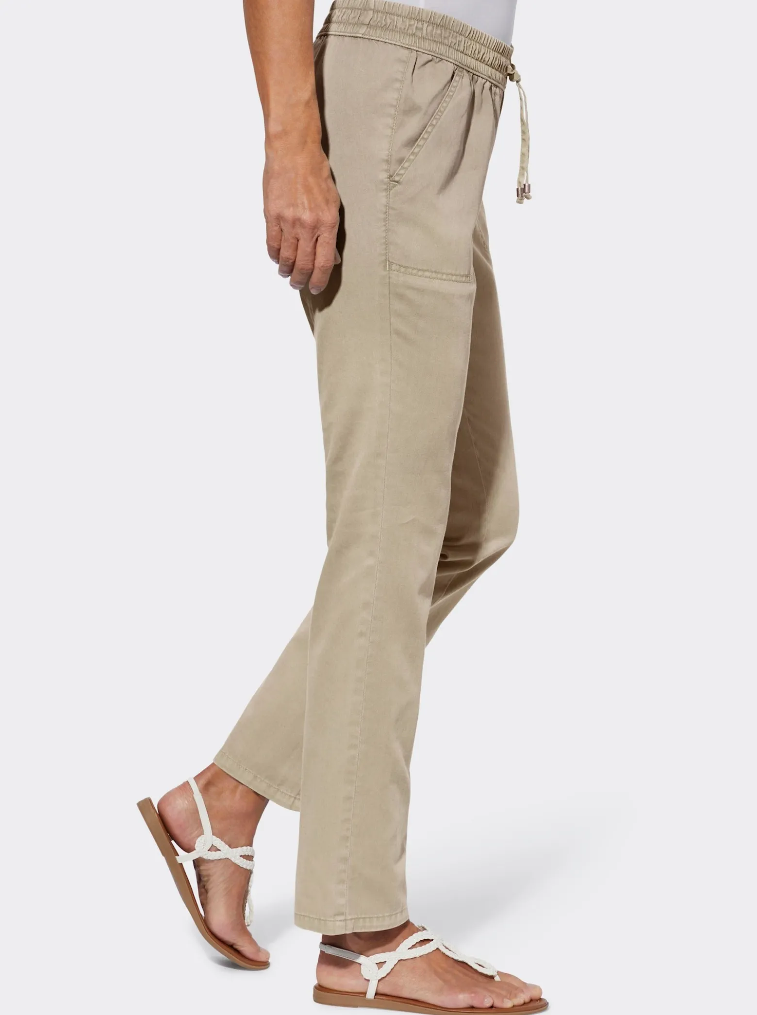 Schlupfjeans mit gesmoktem Bund