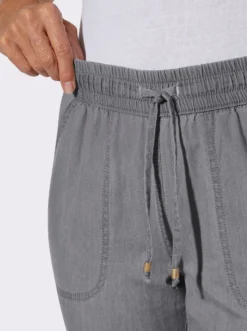 Schlupfjeans mit gesmoktem Bund