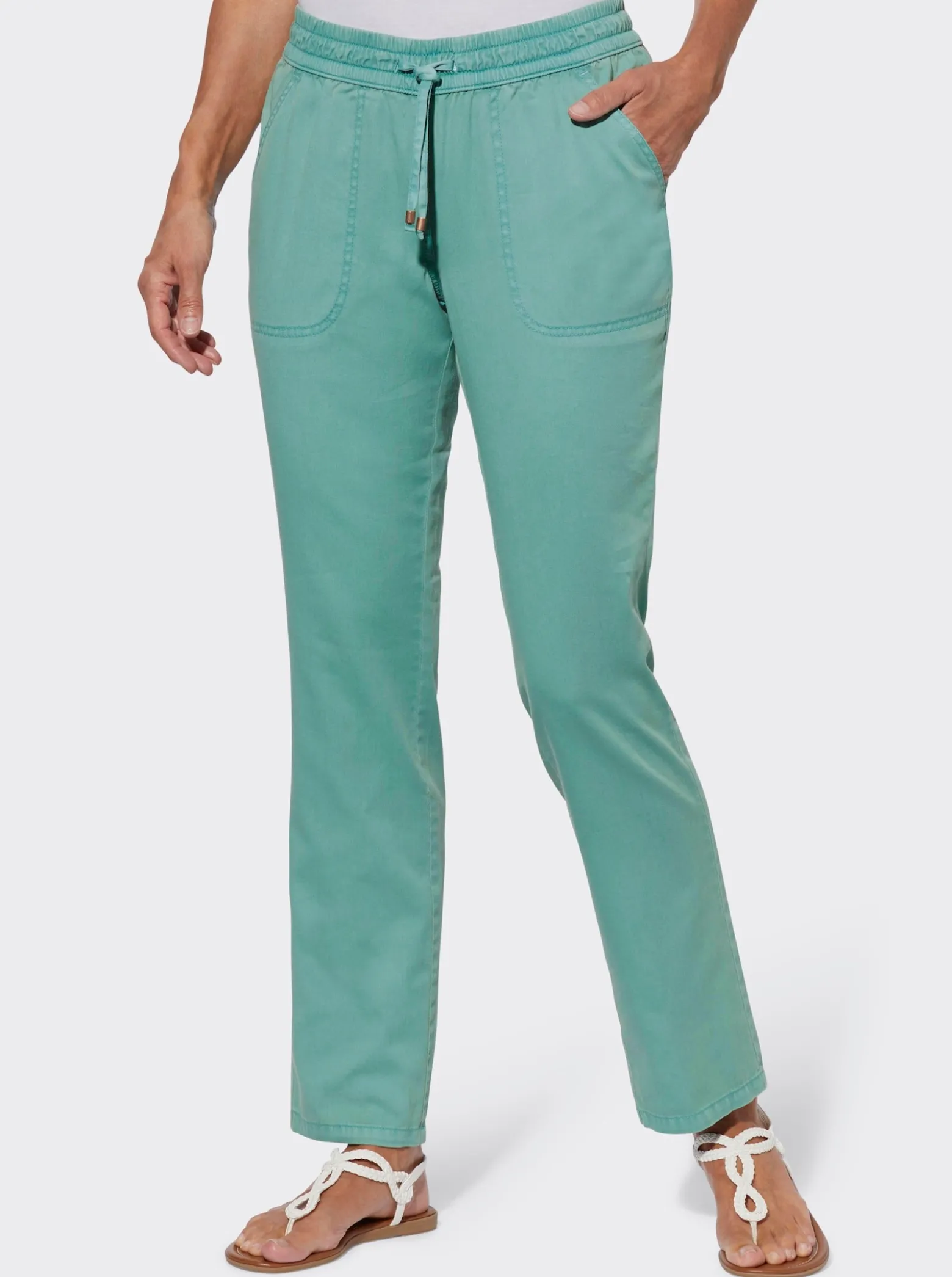 Schlupfjeans mit gesmoktem Bund