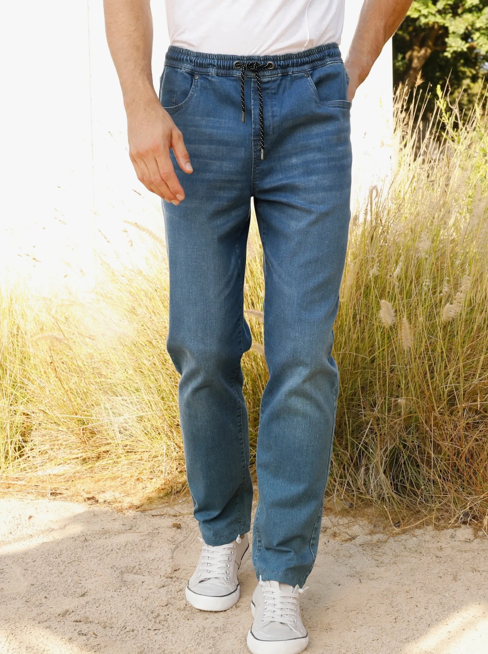 Schlupfjeans mit Kordelzug