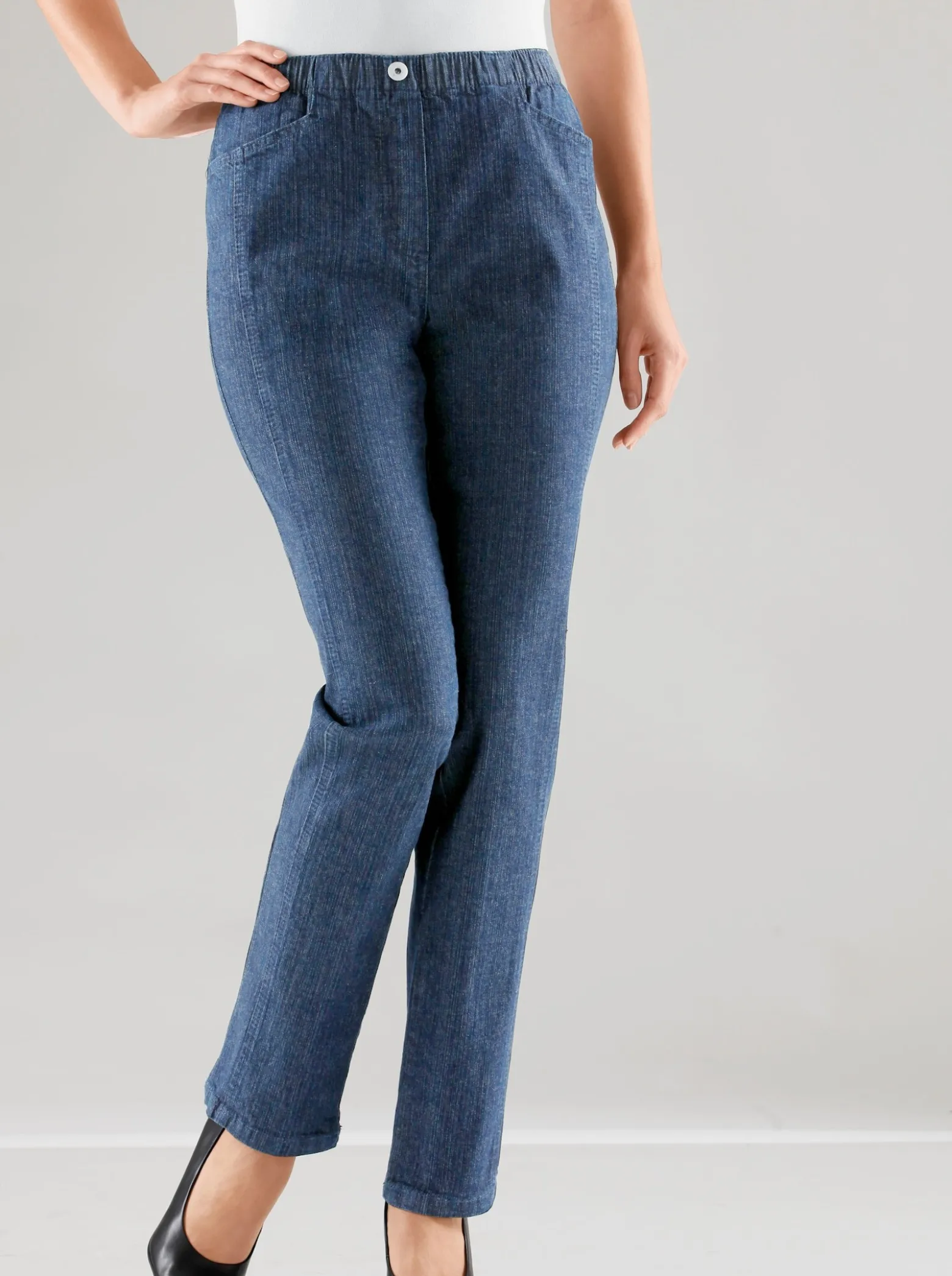 Schlupfjeans mit Rundum-Dehnbund