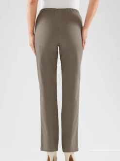 Schlupfjeans mit Rundum-Dehnbund